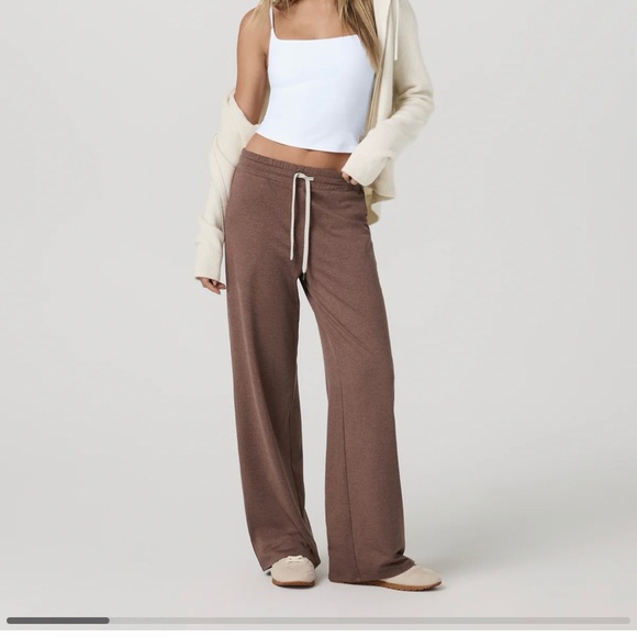 Vuori Taupe Lounge Pants - Picture 3 of 4